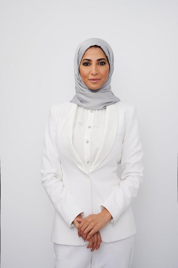 الإعلامية الأردنية رائدة حمرا في المركز الثالث ضمن قائمة أفضل 50 مؤثرًا من العرب الأمريكيين