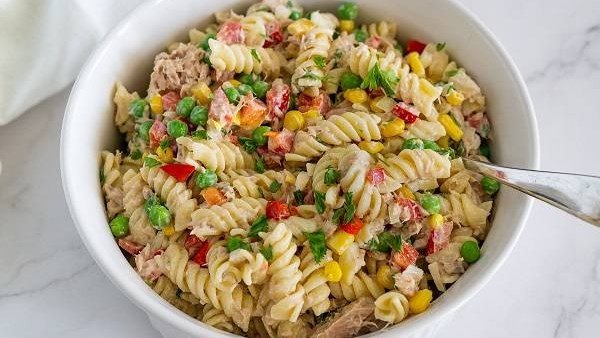 طريقة عمل سلطة مكرونة بالخطوات