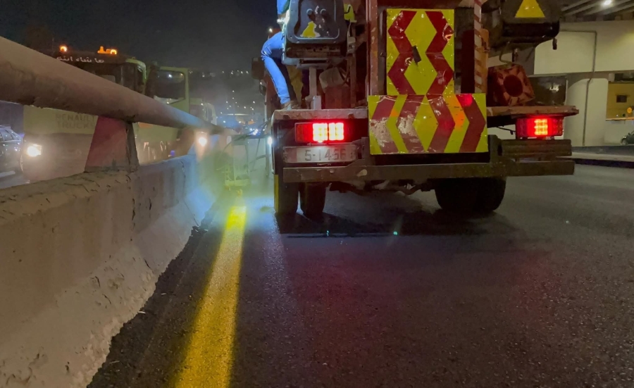 أمانة عمان تواصل أعمال التعبيد الليلي لعدد من الشوارع والانفاق الرئيسية