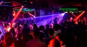 مسؤول سابق: 3 نوادٍ ليلية تُزعج سكان الرينبو في عمّان منذ 5 سنوات