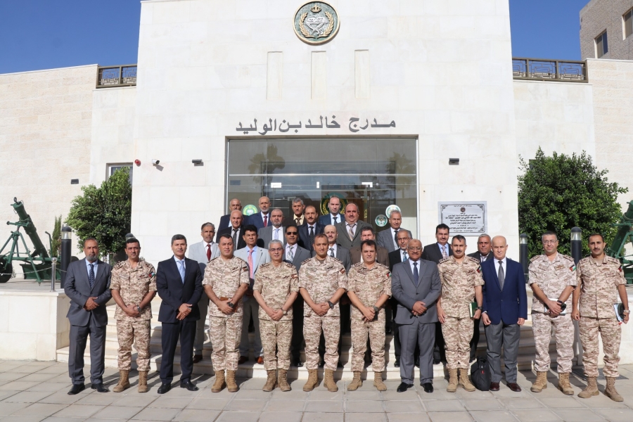 برنامج استراتيجي لتعزيز محتوى العلوم العسكرية والمواطنة تنظمه الدفاع الوطني