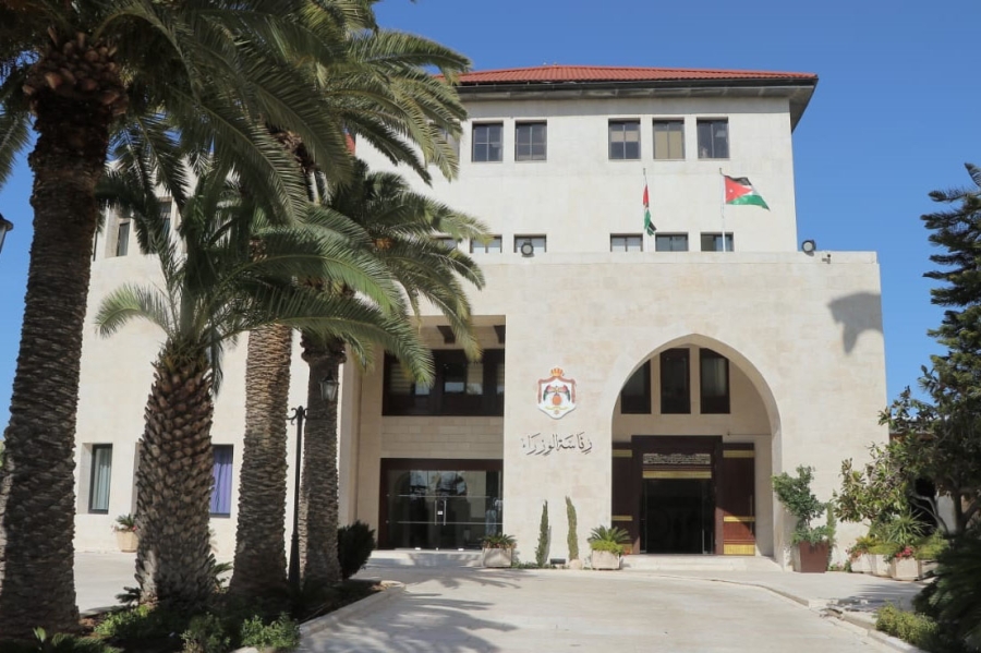 إقرار نظام تنظيم نقل الركاب من خلال استخدام التطبيقات الذكية لسنة 2025