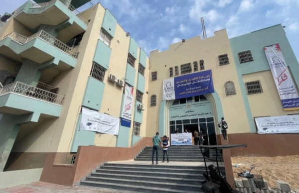 خروج مستشفيي الرنتيسي للأطفال والعيون في غزة عن الخدمة