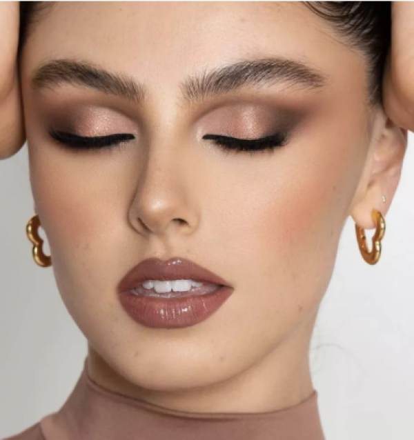 خطوات بسيطة لمكياج يومي طبيعي للعمل والدراسة