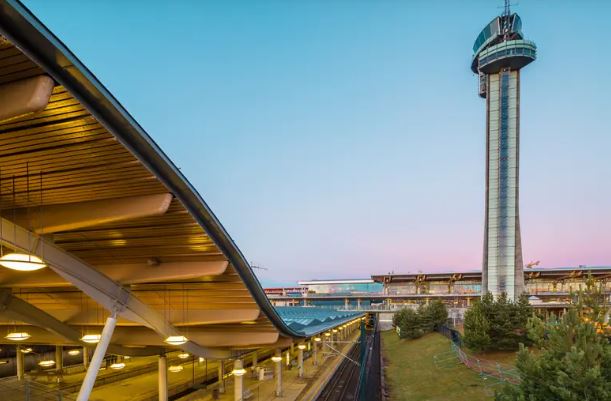 إعادة فتح مطاري كوبنهاغن وأوسلو بعد رصد مسيرات مجهولة