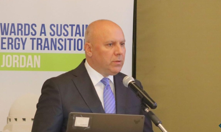 مدير الطاقة المتجددة ينال جائزة أفضل مدير تنفيذي بالشرق الأوسط