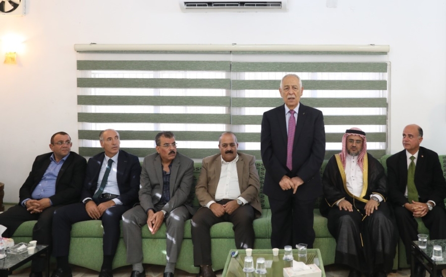 مندوبا عن الملك وولي العهد.. العيسوي يعزي عشيرة المساعدة