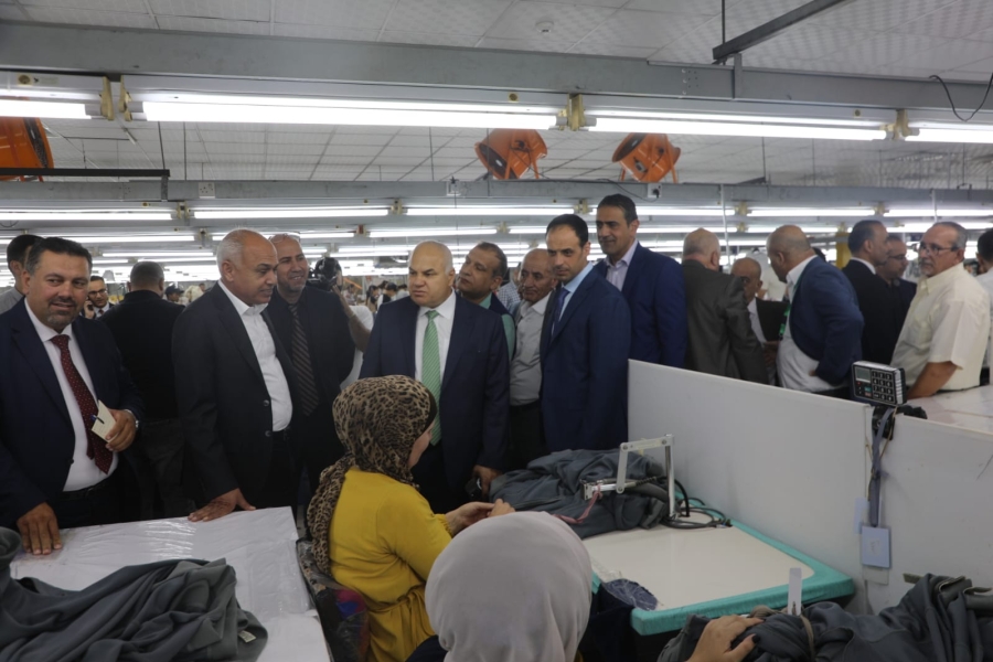 وزير العمل يتفقد مصانع في مدينة الحسن الصناعية بإربد