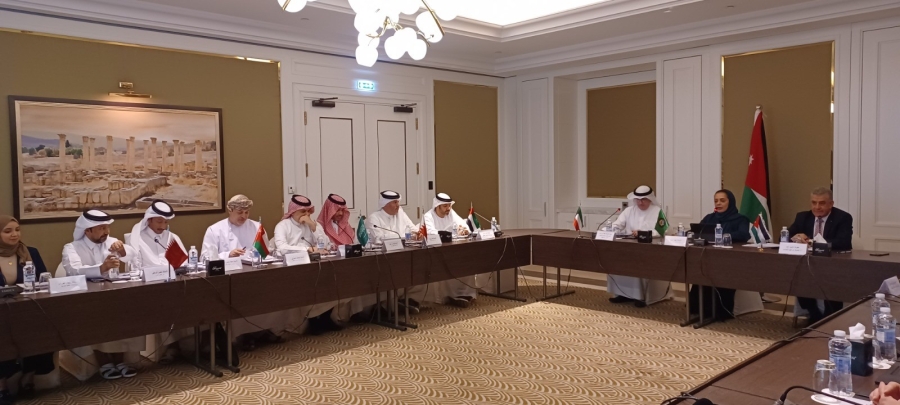 بحث تفعيل التعاون المشترك بين وزارة الثقافة وفريق عمل التعاون الثقافي لمجلس التعاون بدول الخليج العربية