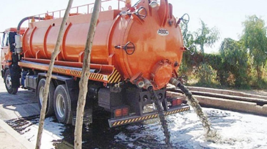 البيئة: إجراءات قانونية بحق صهريج  نضح فرغ حمولته في واد بإربد