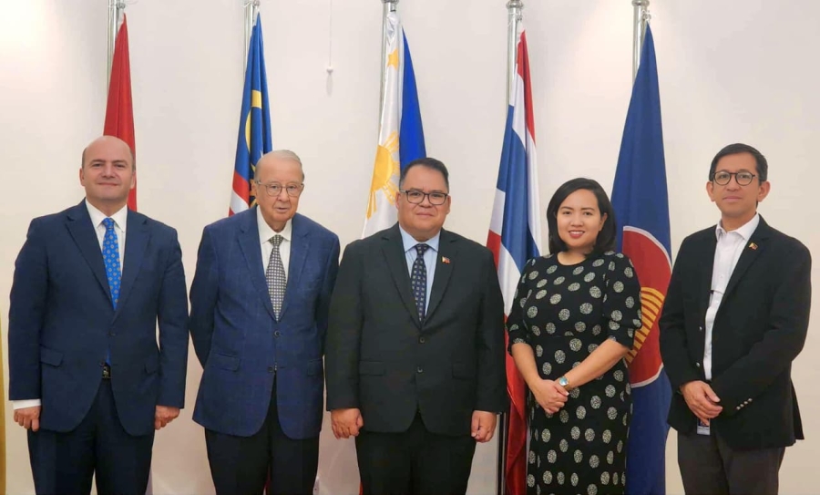 رجال الأعمال تبحث مع السفير الفلبيني آفاق التعاون المشترك