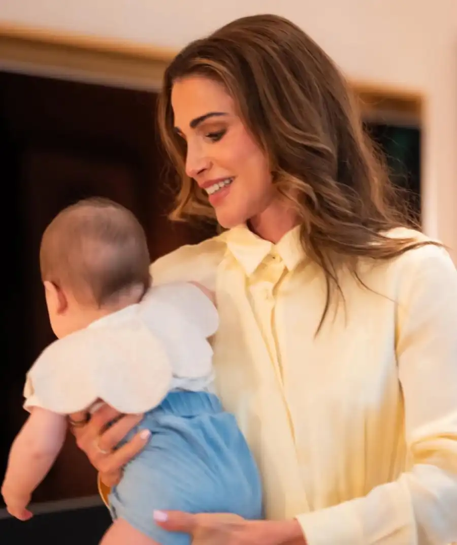 مع أمينتي.. الملكة رانيا تنشر صورة على إنستغرام تجمعها بحفيدتها