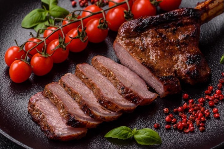 طريقة عمل شرائح لحم مشوي بدبس الرمان