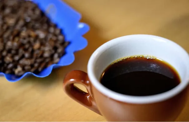 دبي تدخل موسوعة غينيس بأغلى فنجان قهوة في العالم.. كم بلغ ثمنه؟