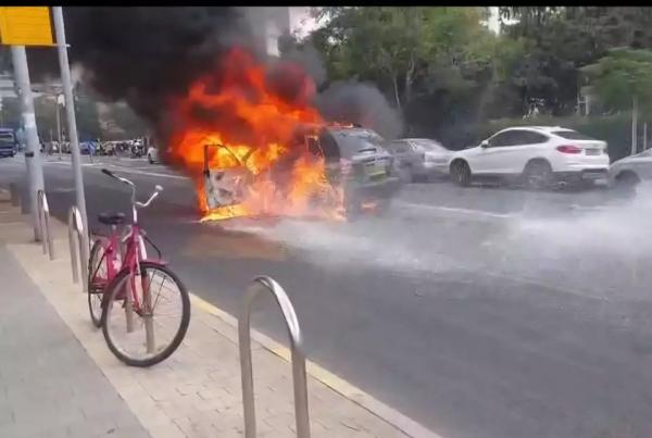 إعلام إسرائيلي: إصابات بانفجار سيارة في تل أبيب