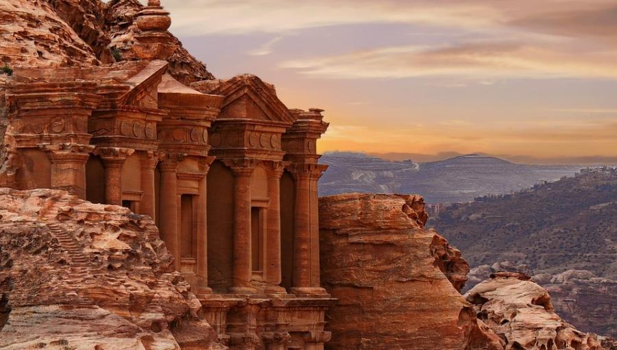 غياب الأهالي يثير العتب.. انتقادات لـ سلطة البترا بعد قمة العجائب وفعالية يوم السياحة!