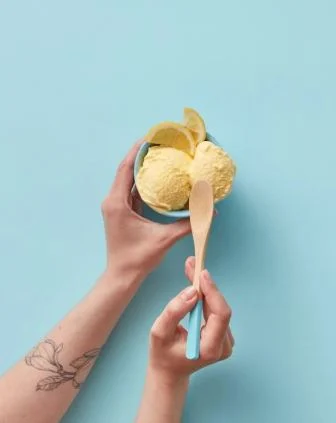 طريقة عمل آيس كريم المانجو فى البيت.. خطواتها سهلة وطعمها لذيذ