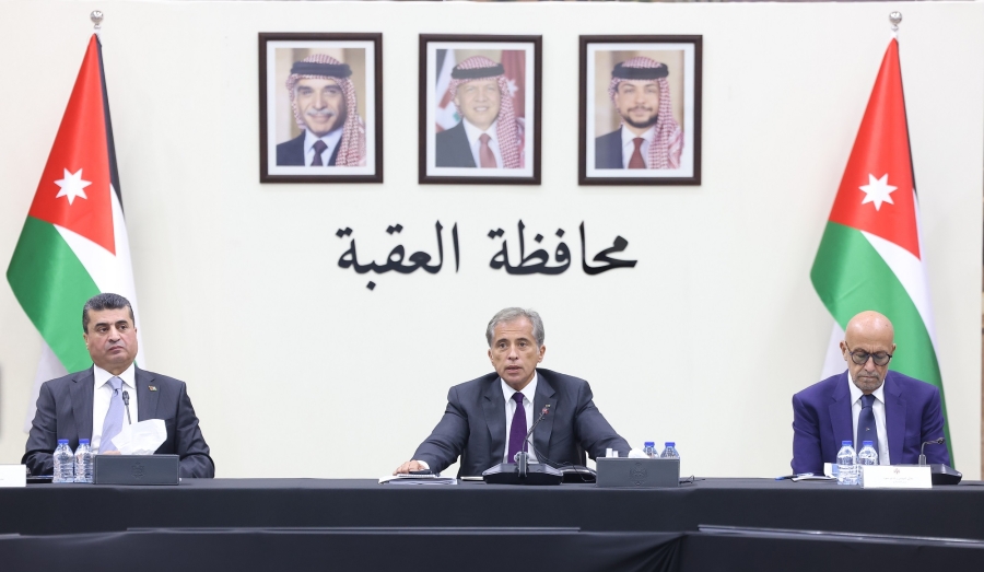 رئيس الوزراء: العقبة ستكون منطلقاً لأهم المشاريع الاستراتيجية الوطنية فهي نقطة البداية لمشروع الناقل الوطني للمياه ومشاريع السكك الوطنية