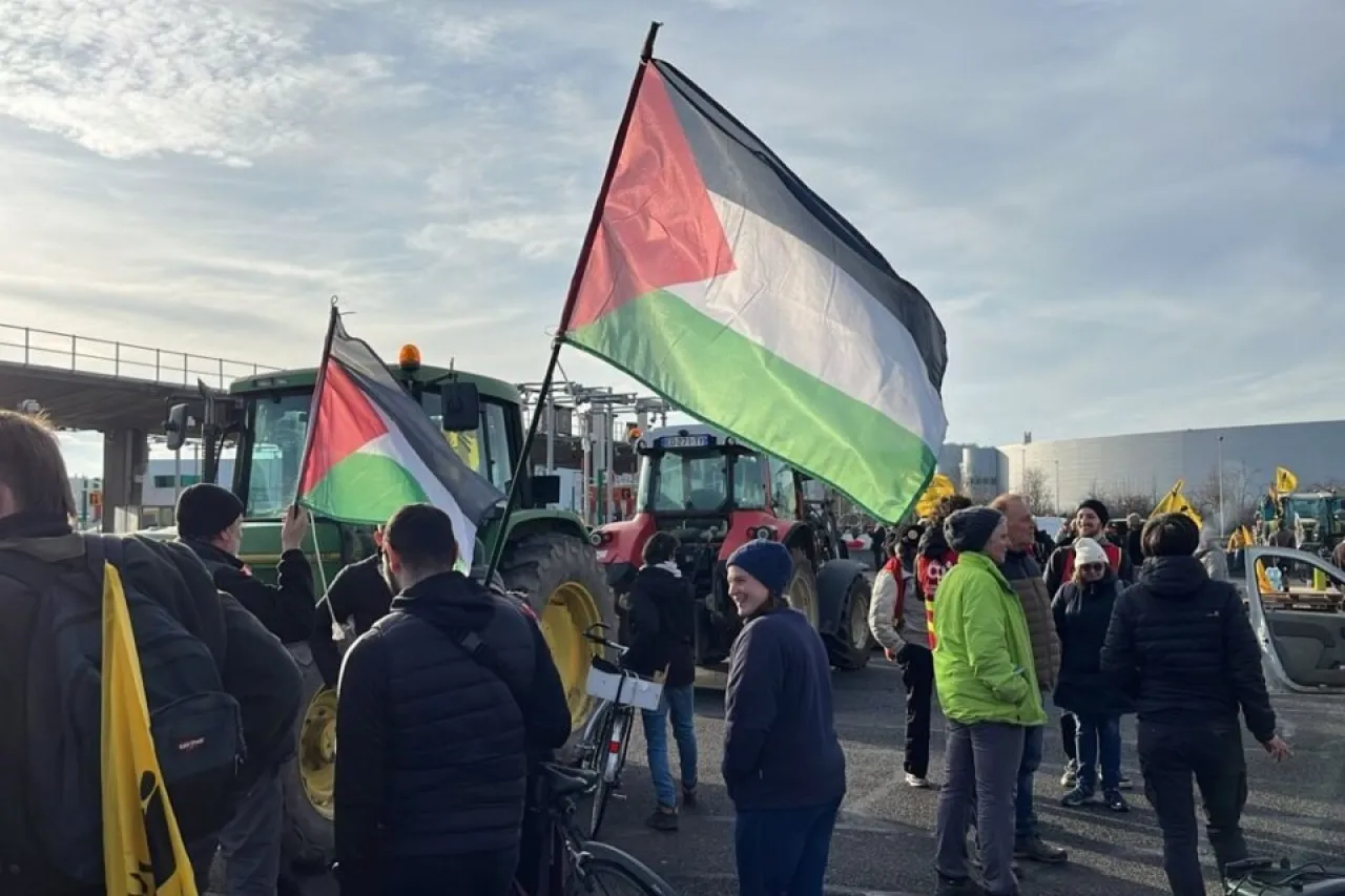 عمال الموانئ الأوروبية يتحركون لوقف تصدير الأسلحة إلى إسرائيل