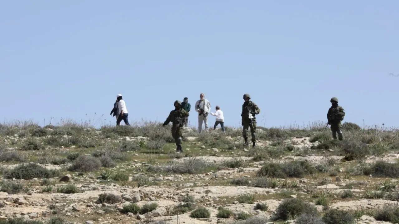 إصابة طفل في اعتداء للمستوطنين غرب رام الله