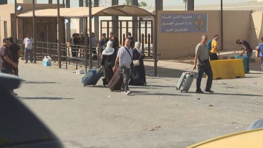 انسيابية حركة المسافرين والمركبات عبر جسر الملك الحسين اليوم