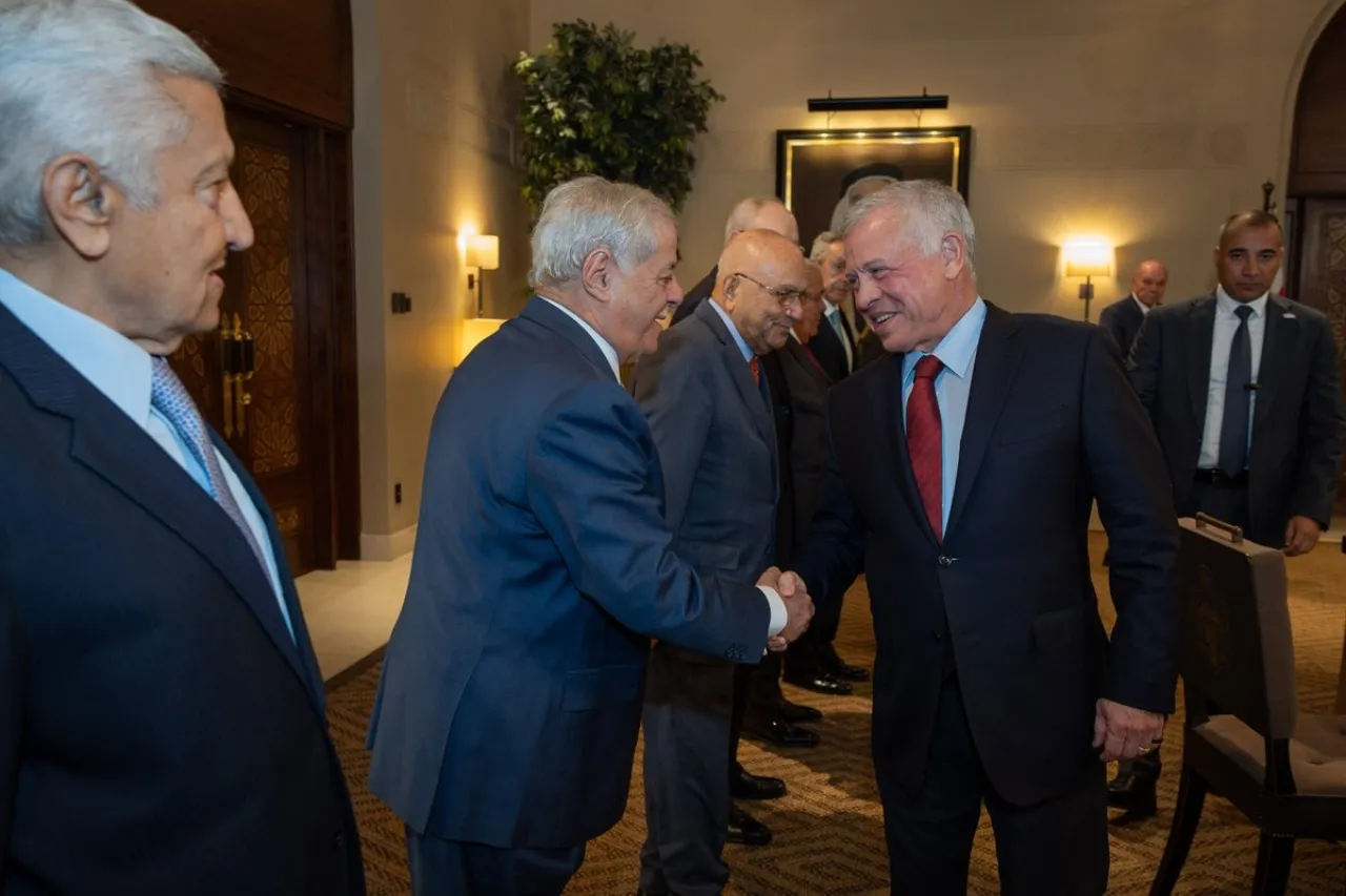 الملك يلتقي رؤساء وزراء سابقين للحديث عن التطورات بالمنطقة ونتائج زيارة نيويورك