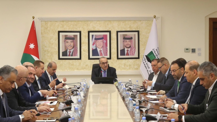 اجتماع تنسيقي في وزارة الأشغال لمتابعة تطوير منطقة البحر الميت