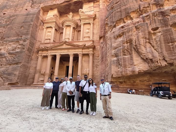 نجما الجاكسون فايف يزوران البترا ويطّلعان على معالمها الأثرية