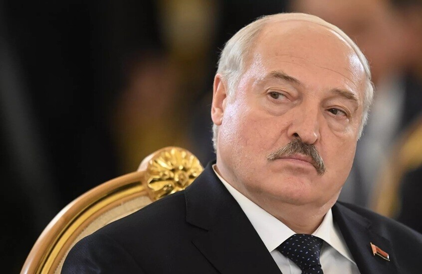 لوكاشينكو يدعو ترامب لعدم وضع خطط لبيع أسلحة للاتحاد الأوروبي ومن ثم تسليمها إلى أوكرانيا