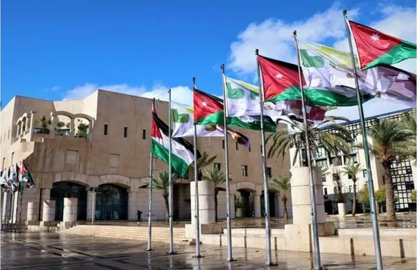 بالأسماء .. الأمانة تنذر موظفين بالفصل