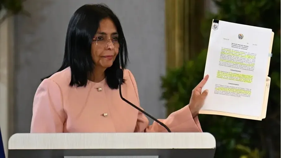 فنزويلا تلوّح بإعلان حالة الطوارئ تحسباً لضربة أميركية