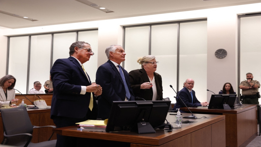 المشتبه به في جريمة قتل تشارلي كيرك يمثل أمام محكمة أميركية