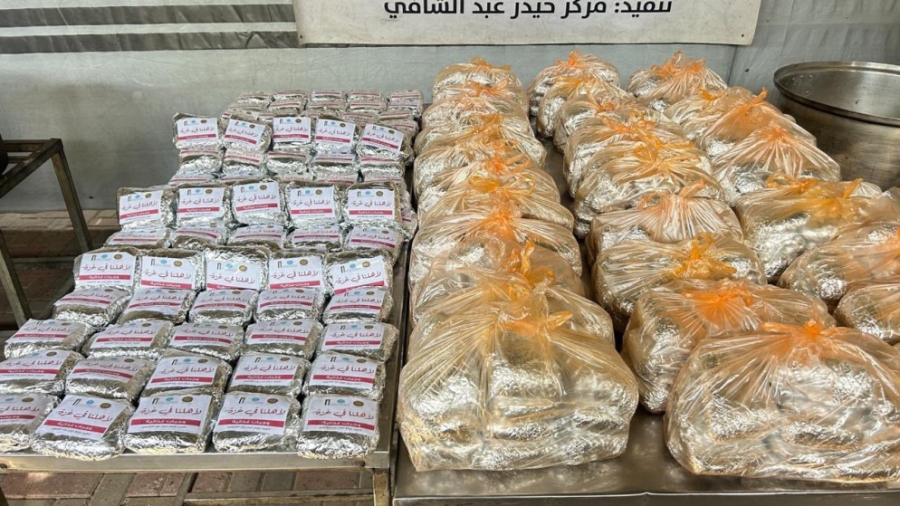 الخيرية الهاشمية ووقفية خير الأردن توزعان وجبات ساخنة في غزة