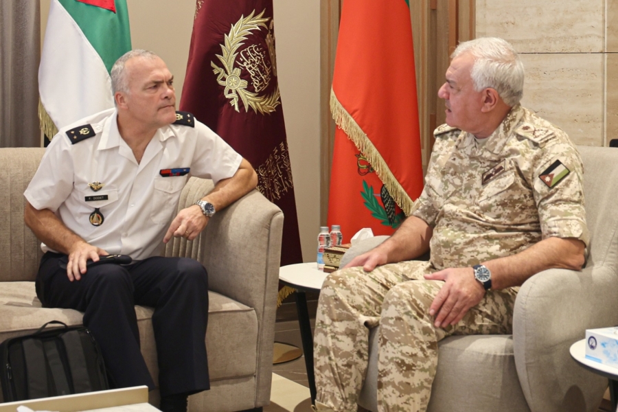 رئيس هيئة الأركان المشتركة  يستقبل وفداً عسكرياً فرنسياً