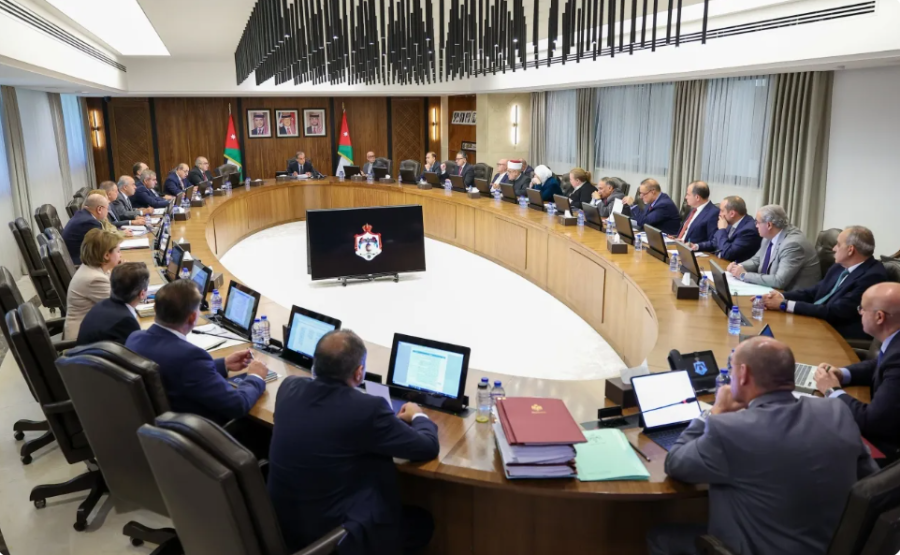 الاتصال الحكومي تستعرض أبرز محطات عمل الحكومة في أيلول.