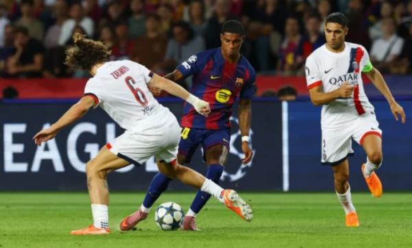 سان جيرمان يخطف فوزا باهظا من برشلونة في دوري الأبطال