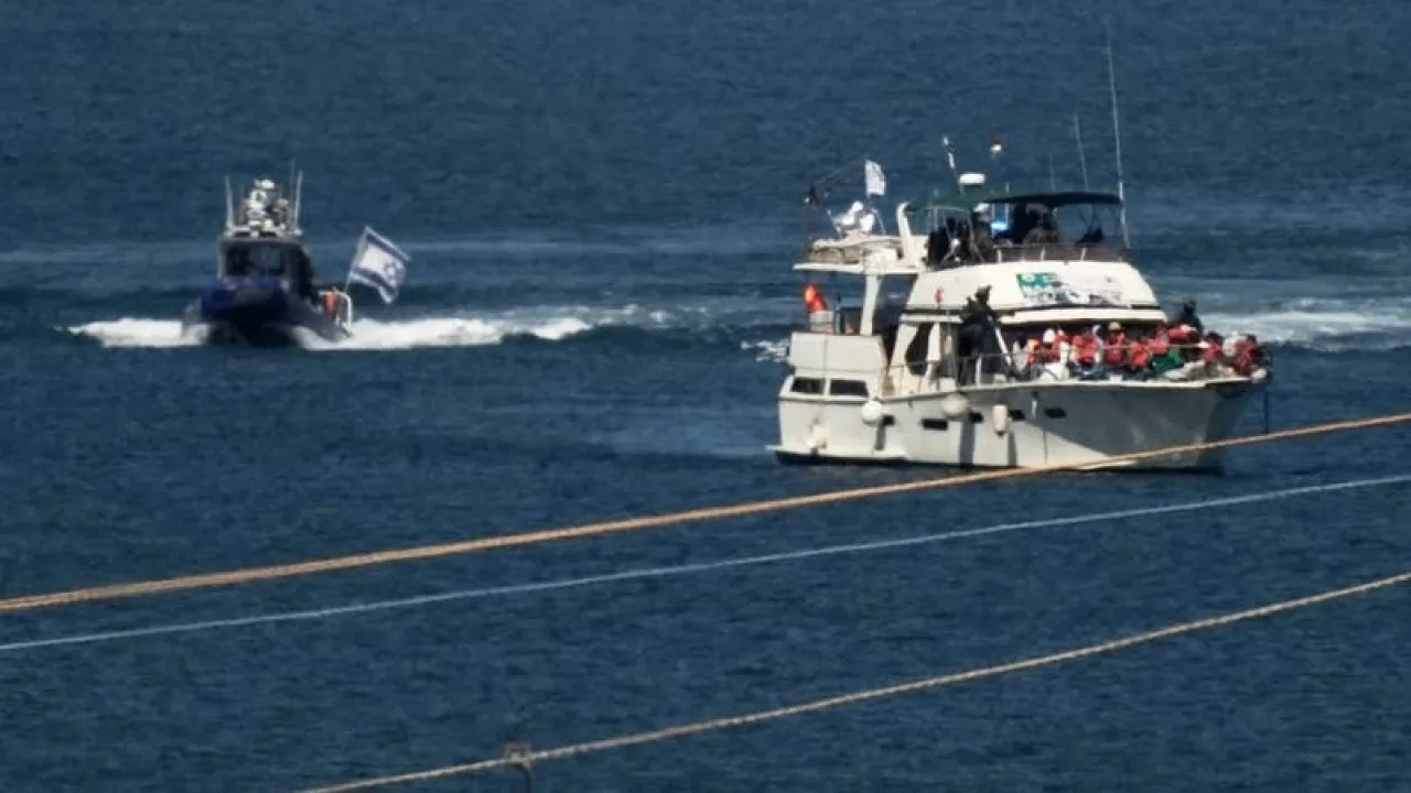 مسؤول إسرائيلي: احتجاز أكثر من 400 ناشط كانوا على متن أسطول الصمود