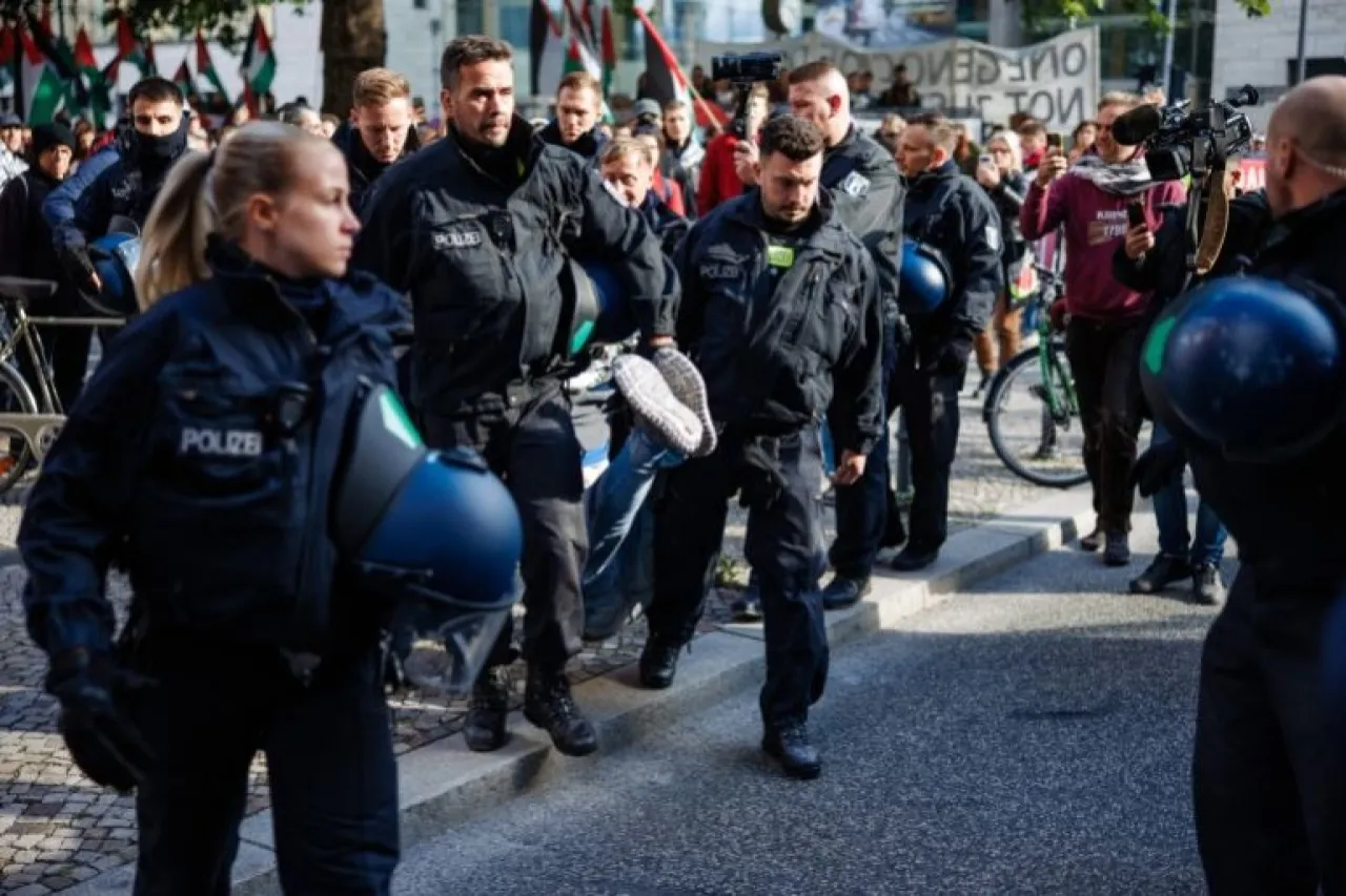 فرنسا تعتقل 100 مناصر لغزة .. وألمانيا تحاكم أشخاصا بتهمة العمالة لحماس