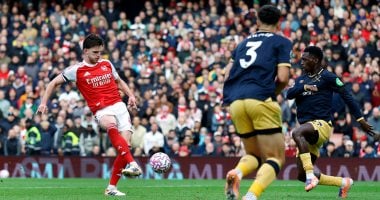 أرسنال يتصدر الدوري الإنجليزي مؤقتا بثنائية فى شباك وست هام