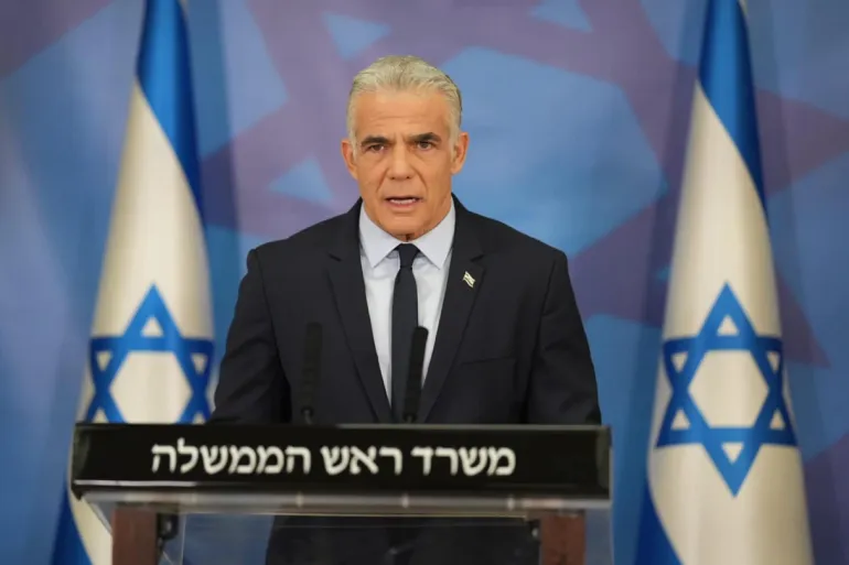 لبيد: على إسرائيل أن تعلن انضمامها للمناقشات التي يقودها ترامب