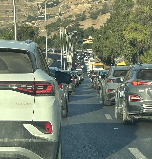 حادث تصادم بين ثلاث مركبات على طريق جرش–عمان يتسبب بأزمة خانقة