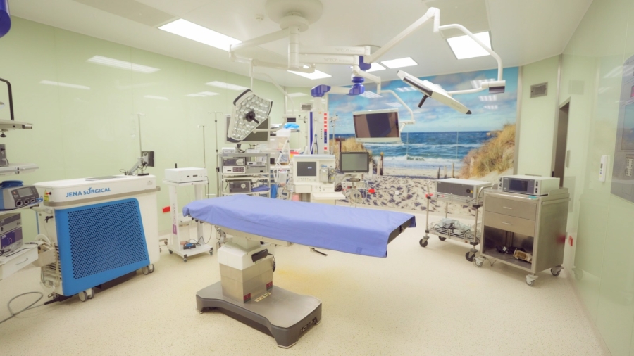 غرف العمليات في مستشفى الكندي.. تجهيزات حديثة لرعاية طبية مميزة