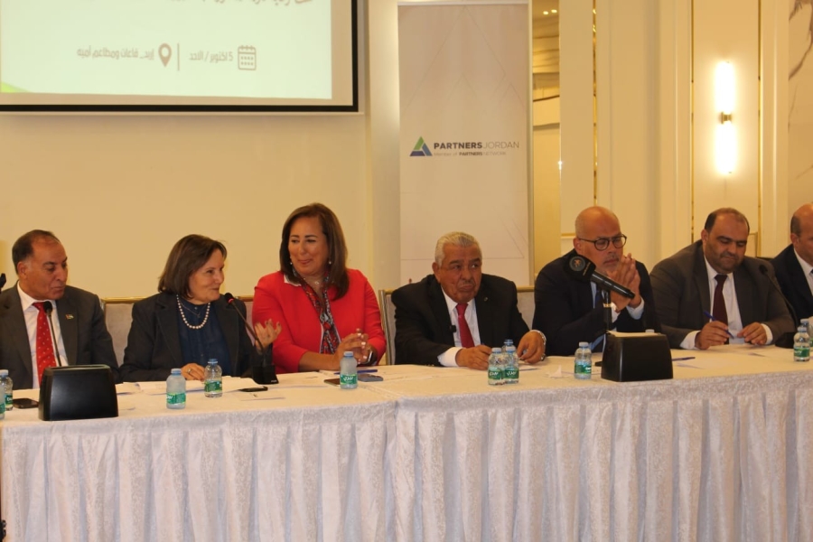 الروابدة يدعو لتفعيل الإدارة المحلية وتسريع نقل الصلاحيات إلى البلديات