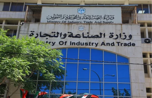 وزارة الصناعة والتجارة تسمح للمخابز بنقل مخصصاتها بين المطاحن خلال تشرين الثاني