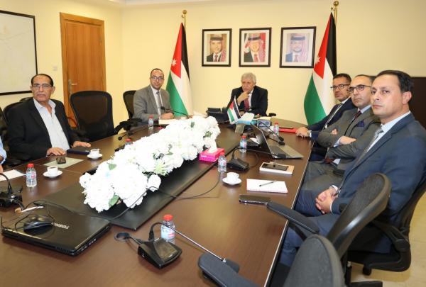 وزير النقل يبحث مع الملكية الاردنية تطوير عمليات الشحن الجوي