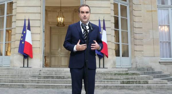 تشكيل حكومة فرنسية جديدة وسط أزمة سياسية مستمرة