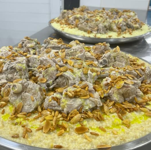 صاحب ملحمة أردني يطلق صرخة إنسانية: كفى تحميل أهل المتوفى أعباء العزاء.. بعضهم يبيع سيارته وآخر يرهن ذهب زوجته لإطعام المعزين