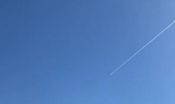 انفجارات تُسمع في العقبة والجيش الإسرائيلي يعلن اعتراض مسيّرتين