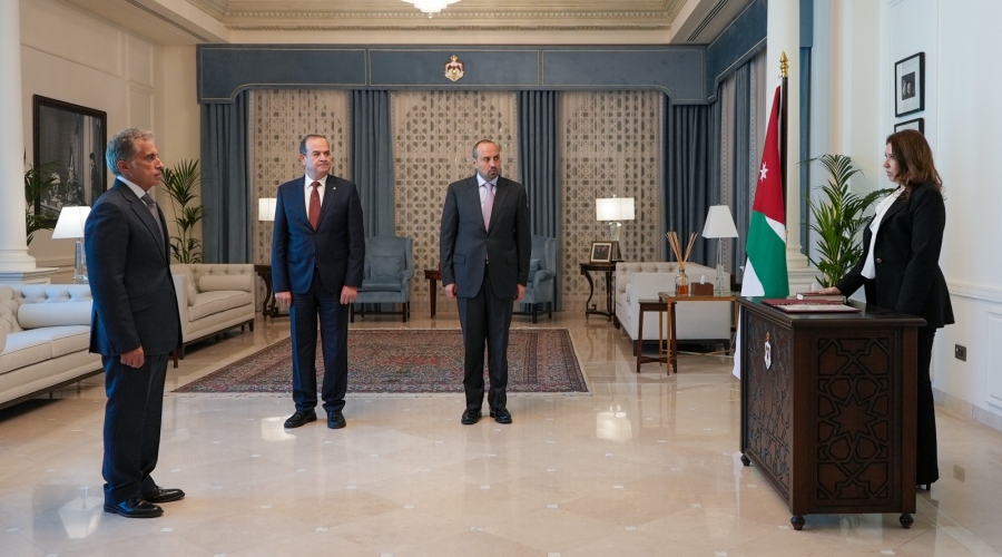 لارا الخطيب تؤدي القسم القانوني رئيساً لمجلس مفوضي هيئة تنظيم قطاع الاتصالات