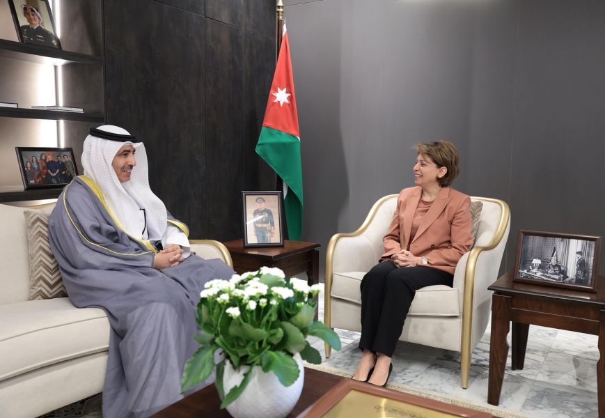 البلبيسي تبحث مع السفير الكويتي تعزيز التعاون في تطوير القطاع العام